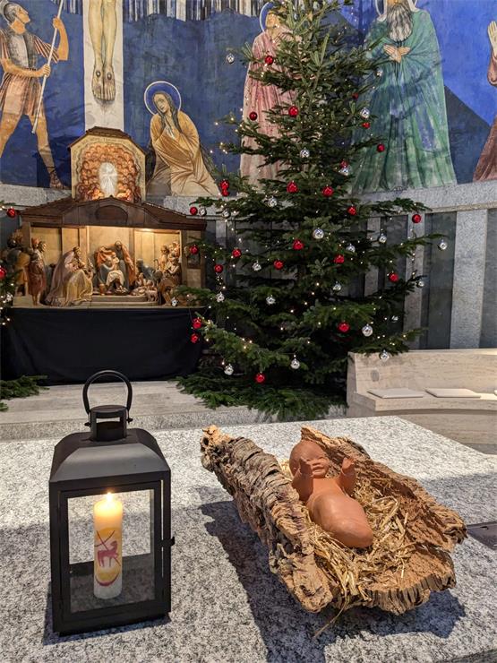 Pace e Bene Weihnachtsandacht mit Krippenspiel und Friedenslicht